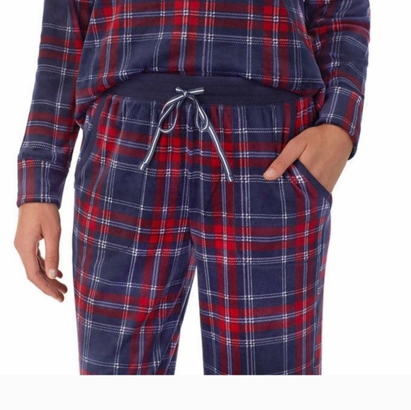 Nautica Women's 2-piece Silky Fleece PJ Set, New - Picture 3 of 3